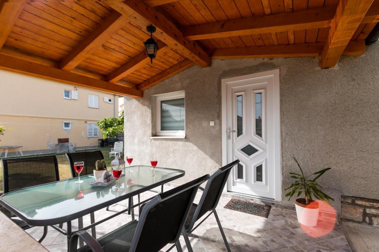 Holiday Apartment Near The Beach 파자나 외부 사진